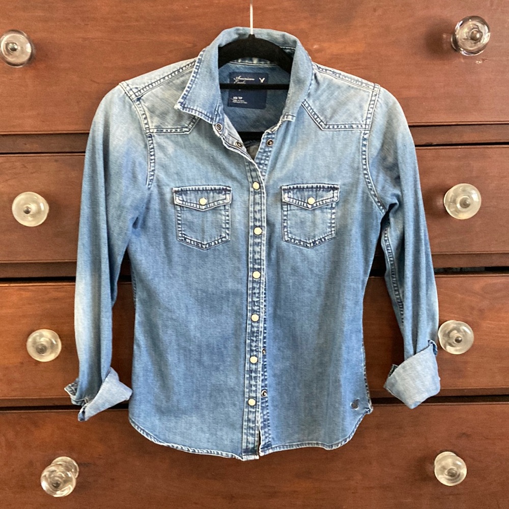 American Eagle demin shirt